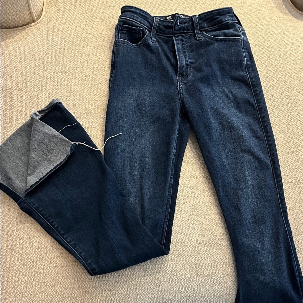 Hollister High-Rise Flare Jeans in Deep Indigo